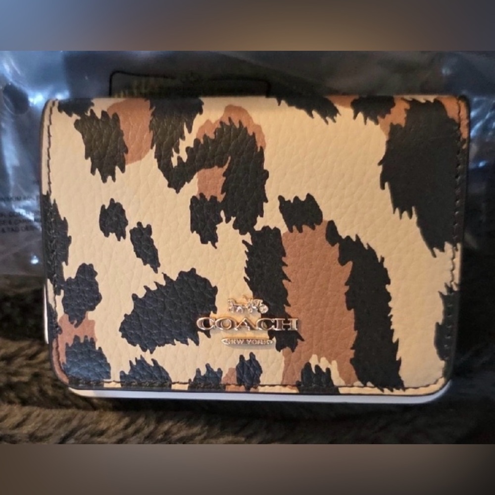 COACH NWT Leopard Print Wallet w/Detachable Cardholder!!!